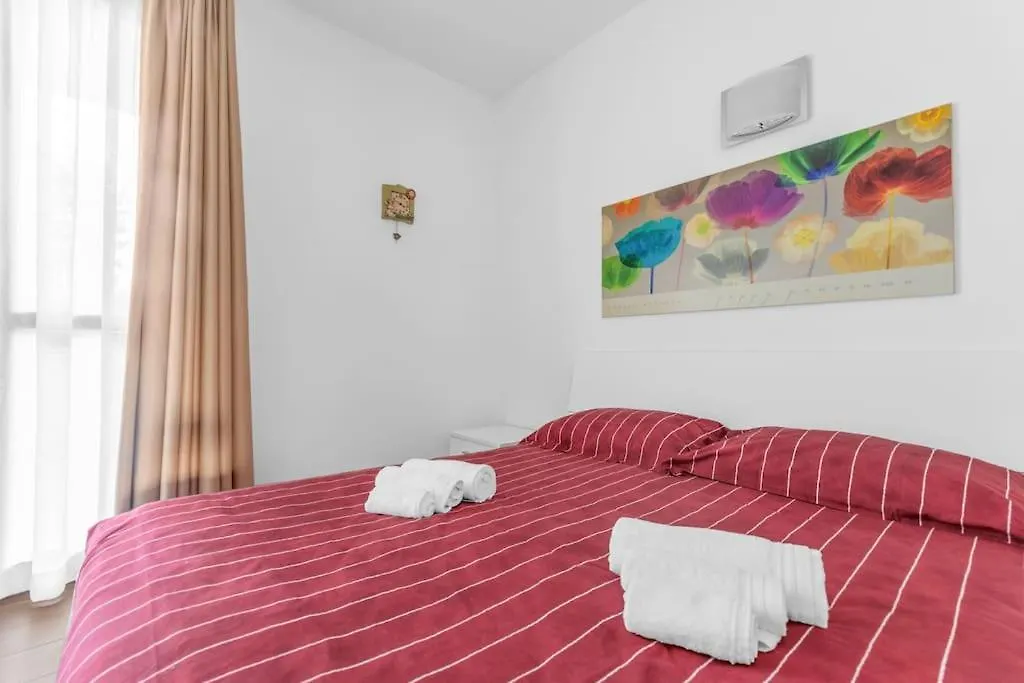 Hébergement de vacances Vacation Paradise In Iseo Lake With Many Pools